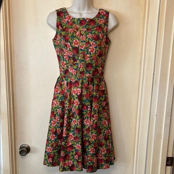 Retrolicious Dresses & Skirts - Retrolicious Elizabeth Swing Floral Button-Front Mini Dress size XS